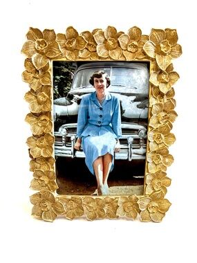 Nanette Lepore Vintage Style Picture Frame Gold Resin Orchid Design F571009